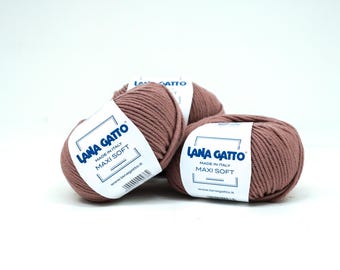Powder brown - Extra Fine Merino Wool Yarn - Luxury Yarn for Knitting - 50g /90m - C14624