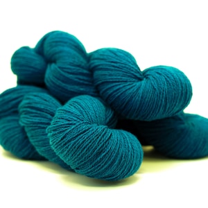 Weiches smaragdblaues Merinowollgarn - 440 m / 100g - für Hand- oder Maschinenstricken, Häkeln, für Kinder- und Erwachsenenkleidung, für Webdecken