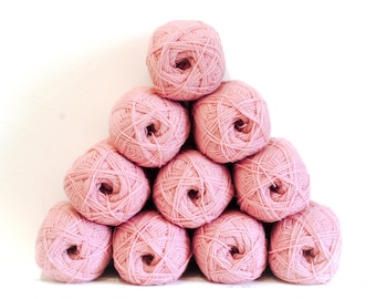 Soft blush pink wool yarn - 100g./3,50 oz - New Zealand fingering wool - 522