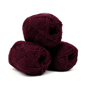 Vinrött nyzeeländskt fingergarn - 100 g/3,5 oz. färg 575