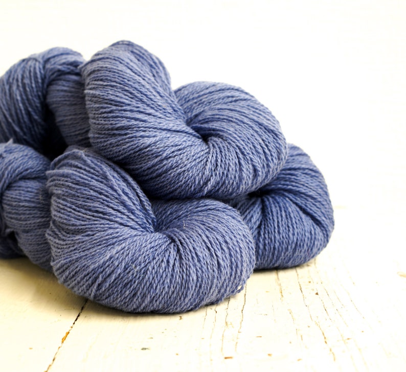 Fil de laine bleu acier 100 g/3,50 oz Laine de Nouvelle-Zélande pour tricoter à la main ou à la machine, tisser des plaids, des cardigans, un cadeau de tricot 440 couleurs image 4