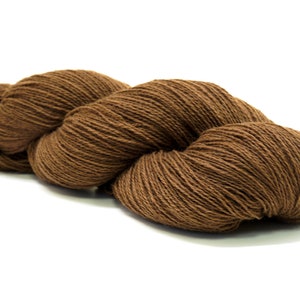 50% Kamelwolle/50PO Garnmischung 100g/600 m.- Weiche, natürliche, ungefärbte braune Kamelwolle für Herrenschals, Mützen, Handschuhe, Pullover, zum Weben