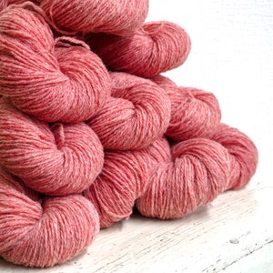 Mélange de laine mérinos et de laine de suffolk couleur chair 100 g/3,5 oz, laine à doigter pour tricoter à la main, cadeau pour tricoteuse, vêtements d'extérieur au crochet, tissus à tisser image 9