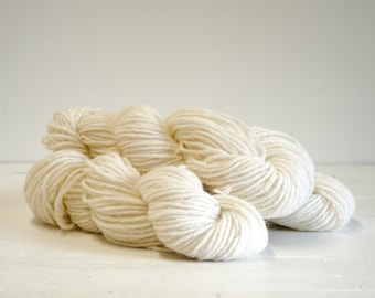 Milk white Alpaca Wool Yarn, Chunky Soft or Cardigan, 40% Alpaca, 50g/ 85m