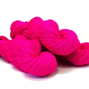 Neon pink New Zealand wool yarn in skeins - 100g./3,5 oz. - fingering threads for hand knitting, weaving, crochet, blankes, socks, C 107