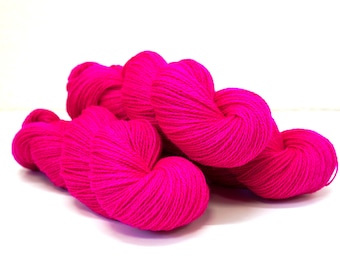 Fio de lã da Nova Zelândia rosa neon – Espessura Fingering, meada de 100g - 107