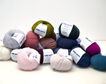 Italian Extra Fine Merino Wool Yarn - Luxury Yarn for Knitting & Crochet - 50g /90m