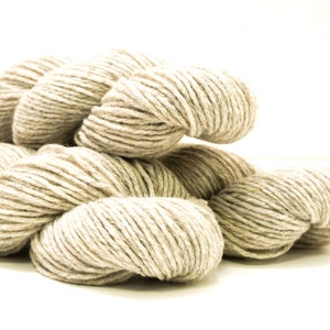 Beige undyed New Zealand Aran wool yarn - 100g/115m - for hand knitting, for slippers, warm cardigans, coats, plaids, home decoration - 265