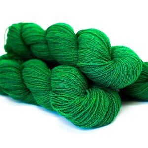Grasgrüne Schurwolle - 100g./3,50 oz. - Neuseeland Wolle für Hand- oder Maschinenstricken, Weben von Plaids, Cardigans, Strickergeschenk - 347 Color