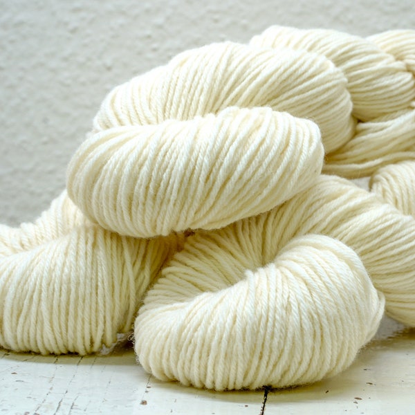 Milk white sheep wool yarn - 100 g/ 170m - Yarn for dyeing - New Zealand wool yarn - Hand knitting wool yarn - Worsted DK wool - YarnHome