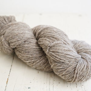 Dark grey wool New Zealand Merino wool yarn - 100% merino wool worsted yarn - Hand knitting yarn - YARN HOME - Cardigan wool yarn - DK wool