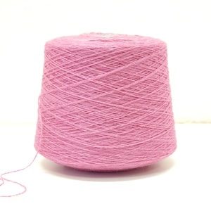Ash rose wool yarn in cone 0,9kg/31.7oz - Fingering wool fiber - 100% wool yarn for weaving plaids, socks knitting - Little rustic - C 252