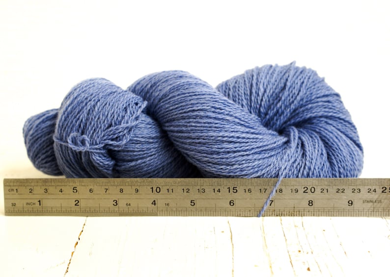 Fil de laine bleu acier 100 g/3,50 oz Laine de Nouvelle-Zélande pour tricoter à la main ou à la machine, tisser des plaids, des cardigans, un cadeau de tricot 440 couleurs image 2