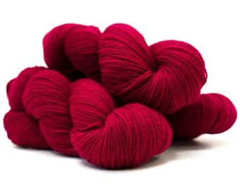 Vino tinto - Hilo de lana 100% suave Fingering - para tejer, hacer ganchillo y artículos para bebés - 100 g / 3.5 oz