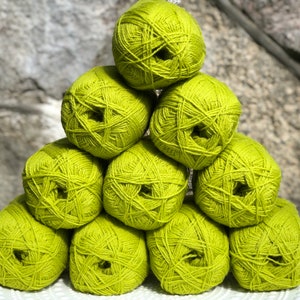 Neongrüne Neuseeland-Wollgarn - 100% Schurwollgarn - Musterstrickwolle - Hand-, Maschinenstrickgarn - Sockenwolle - Große Farbauswahl