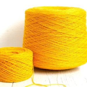 Lana giallo zafferano in cono 0,9 kg/31,7 oz - Filato di lana per calzini - Filato 100% lana per tessere plaid, lavorare a maglia calzini - Lana per lavorare a mano C730