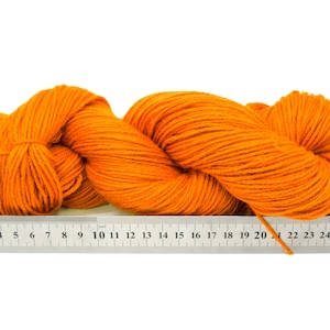 Multi-coloured wool and polyester blend 100g/233m, a soft yarn for children's clothing, men's and women's crochet, toy knitting, home decor Pumpkin