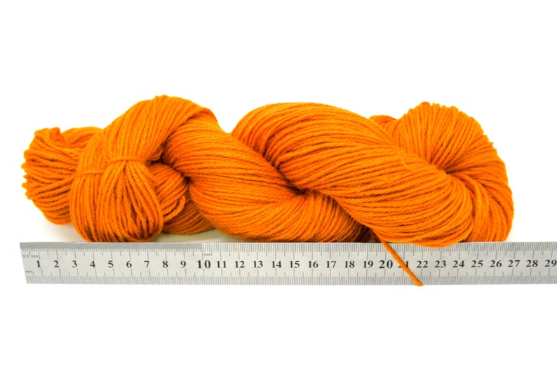 Multi-coloured wool and polyester blend 100g/233m, a soft yarn for children's clothing, men's and women's crochet, toy knitting, home decor Pumpkin