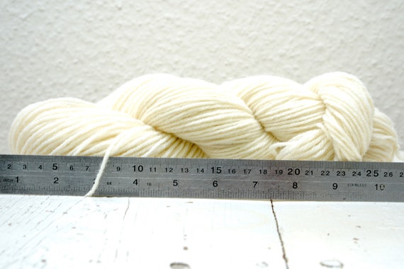 Milk White New Zealand Wool Yarn: DK Worsted, 100g (170m) - Etsy