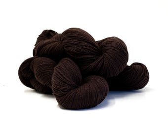 100 % weiche Merinowolle – in Dunkelbraun – 100 g/440 m