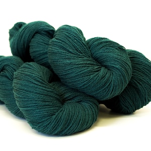 Weiches smaragdgrünes Merinowollgarn - 440 m / 100g - für Hand- oder Maschinenstricken, Häkeln, für Kinder- und Erwachsenenkleidung, für Webdecken