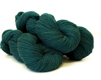 Fil de laine mérinos doux vert émeraude - 440 m/100 g - pour tricoter à la main ou à la machine, crocheter, pour vêtements pour enfants et adultes, tisser des couvertures