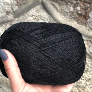 Schwarzes Neuseeland Wollgarn - 100% Wollgarn - Lace Wollfaser - Schwarzes Wollgarn - Hand-, Maschinenstrickgarn - Sockenwollgarn - Farbe 210