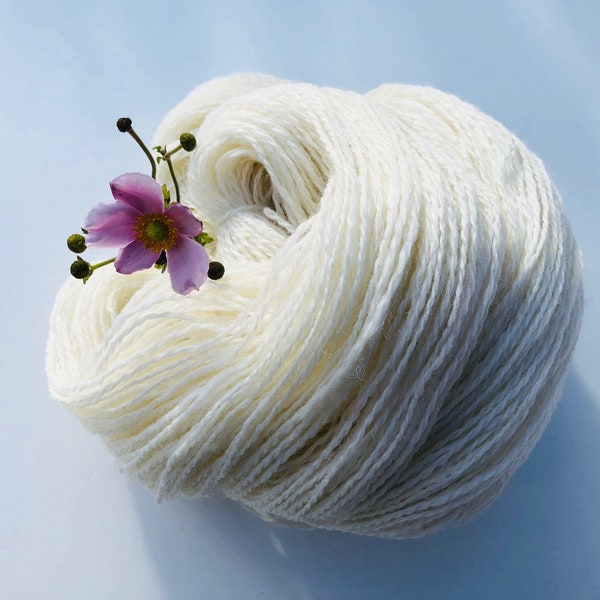 New Zealand fingering wool yarn - Milk white wool - Weaving wool yarn - Hand or machine knitting wool - 100% wool yarn - Wool for dyeing