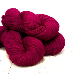 Berry pink color New Zealand  fingering wool - 100g./3,50 oz. - Hand knitting yarn for weaving, crochet plaids, square crochet wool - C 540