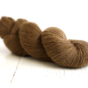 Filato 100% lana di cammello - Fibra di lana di cammello marrone naturale e morbida, non tinta - Filato per maglieria a mano - Fibra di cammello pizzo - Regalo per chi lavora a maglia 600 m/100 g