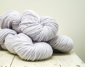 Hilo de lana Aran de Nueva Zelanda, color gris claro: madeja de 100 g