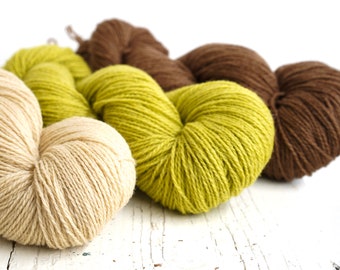 Fil de laine marron, vert tendre, ivoire - 300 g/10,58 oz - Laine de Nouvelle-Zélande pour tricoter à la main, tisser des carreaux, carré au crochet