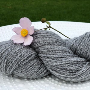 Weiche fingering Merino Wolle - 100g Handstrickgarn - Handstrickwolle - Graue Merinowolle - Pullover Strickwolle - Yarn Home