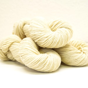 Elfenbeinfarbene extra weiche Merinowolle zum Garn - 100% ungebleichte, nicht beißende Wolle, zum Färben, Handstricken, für Häkelarbeiten, für Babys, Kinder, Erwachsene, für Decken