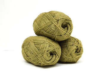 Pistachio green New Zealand fingering wool yarn - 100g./3,5 oz. color 330