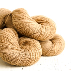 Lattebraune Schurwolle - 100g./3,50 oz. - Neuseeland Wolle für Hand- oder Maschinenstricken, Weben von Plaids, Strickjacken, Strickergeschenk - 650 Colors