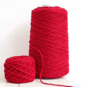 Filato di lana rosso brillante in rocche - 500 g/550 m - Filato per pistola tufting - Lana per maglieria cappotti - Lana per tappeti - Lana pettinata Aran - YarnHome