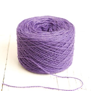 Lila Fingering Schurwolle aus Neuseeland Fibre (800g Kone) Bild 3