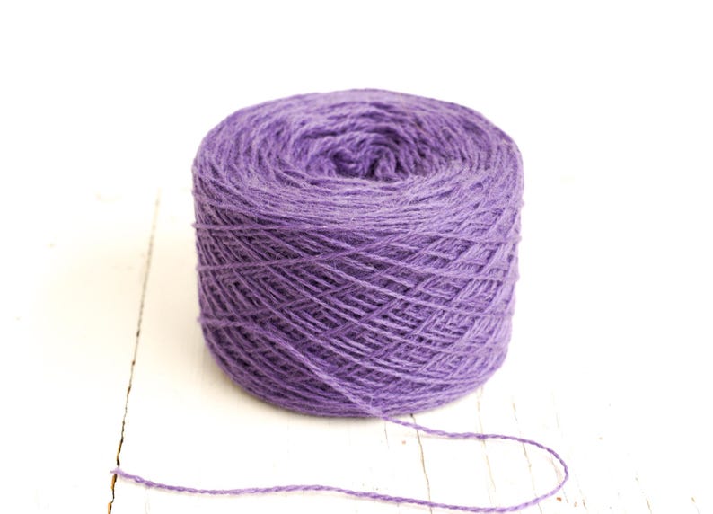 Lila Fingering Schurwolle aus Neuseeland Fibre (800g Kone) Bild 3