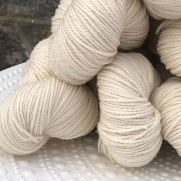 Filato di lana merino extra morbido - Filato di lana morbida al 100% - Di merino bianco - Filato bianco per tintura - Lana per maglieria a mano - Filato per maglieria per neonati