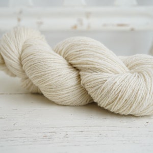 1 kg merino and suffolk wool yarn blend Hand knitting yarn Fingering wool yarn Hand knitting wool 3200m/1000g Wool yarn for dyeing image 3
