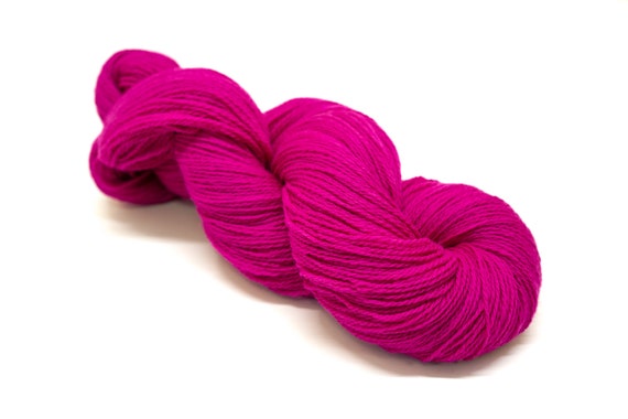 Fuchsia Pink Soft Merino Wool Yarn 440m/100g for Hand or Machine