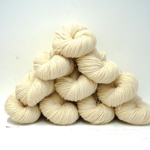 Garenmix van 1 kg merinos- en suffolkwol - Vingeren, handbreien - 3200 m/1000 g