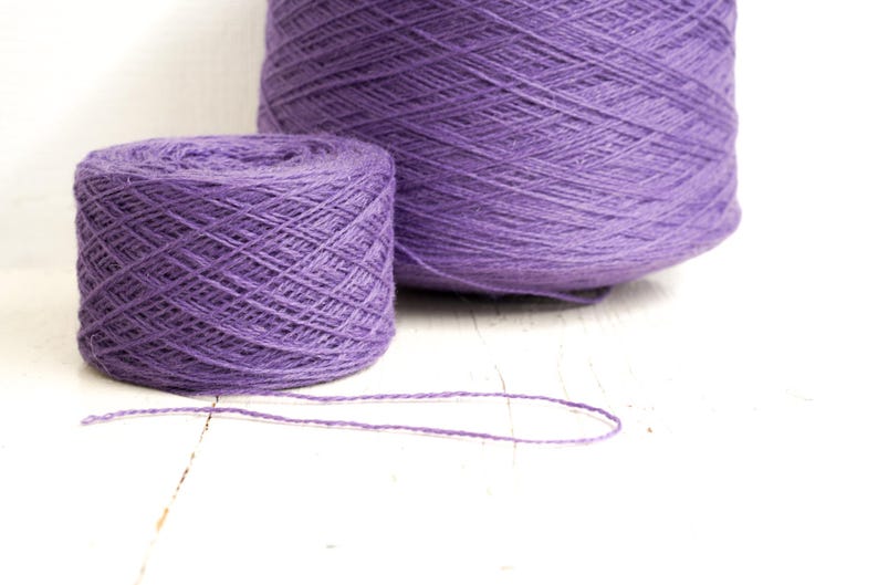 Lila Fingering Schurwolle aus Neuseeland Fibre (800g Kone) Bild 6
