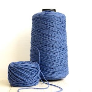 Stahlblaues Garn für Tuftingpistole - 500 g/550 m - Hochwertige Teppichgarne - Neuseeland-Wolle - Aranwolle - 440 farben - Mehr Farben