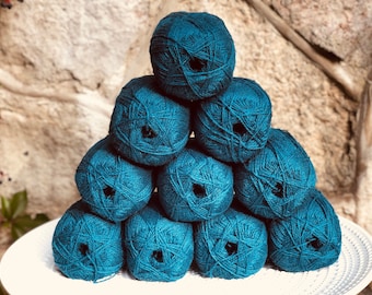 Emerald blue New Zealand wool yarn - 100% wool yarn - Fingering wool fiber for Hand or machine knitting yarn - Socks, plaids, blankes 239C