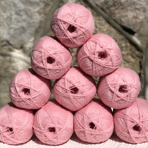 Pinkes Garn aus Neuseeland Wolle - 100% Schurwolle - Fingering Wollfaser - Hand-, Maschinenstrickgarn - Sockenwollgarn - Nadelspitzenwollgarn