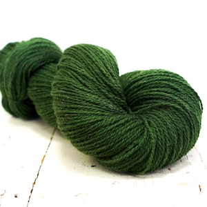 Fil de laine vert forêt 100 g/3,50 oz Laine de Nouvelle-Zélande pour tricoter à la main ou à la machine, tisser des plaids, des cardigans, un cadeau de tricot 350 couleurs image 3