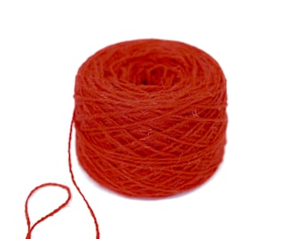 Filato di lana europea rosso brillante: ideale per la realizzazione di tappeti rustici e lavori a maglia (100 g/3,5 oz)