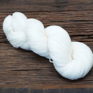 Mélange de fils de laine doux au toucher 1000 g 3500 m/1000 g 80 % laine/20PO pour vêtements pour femmes et enfants, tissage à carreaux, teinture du fil, YarnHome image 7